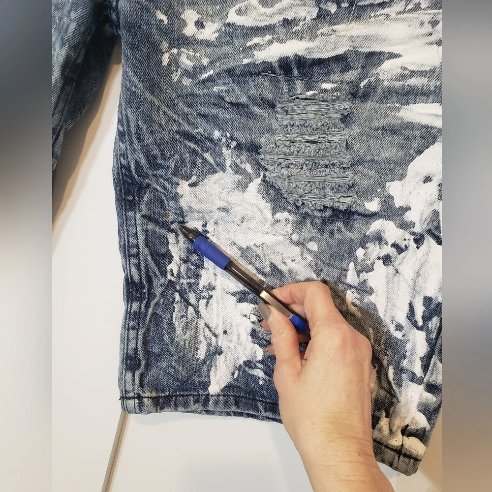 Rocawear Distressed Fading Paint Splattered Denim Blue Jean Shorts Size …